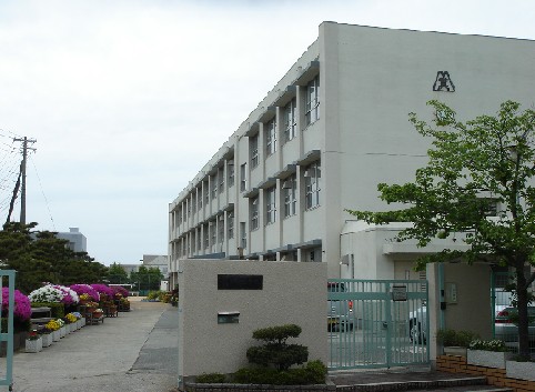 【神戸市北区緑町のマンションの小学校】