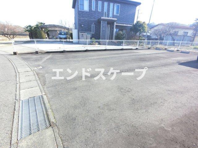 【安中市中宿のアパートの駐車場】