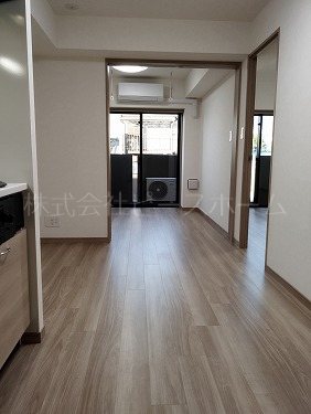 居室・リビング　※別号室参考写真