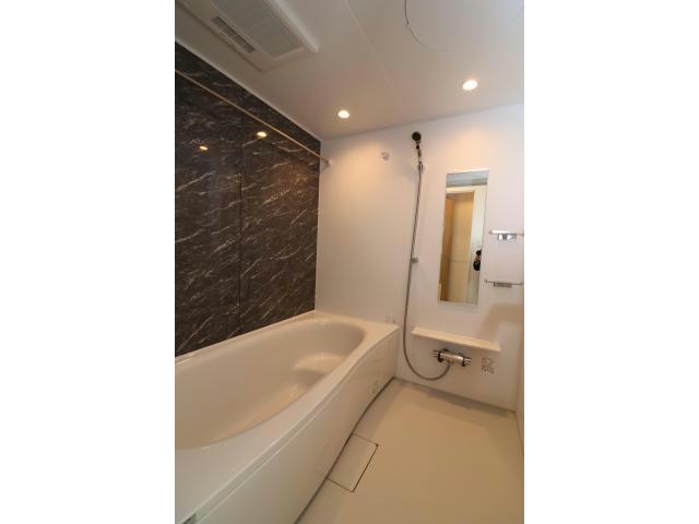 バス・シャワールーム　追い焚き出来ます