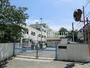 小学校　世田谷区立松原小学校（小学校）まで733m