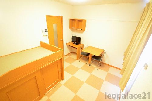 居室・リビング　備品や設備仕様は号室等により異なります現地をご確認下さい。