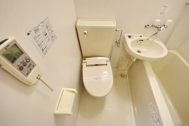 トイレ　別部屋参考写真