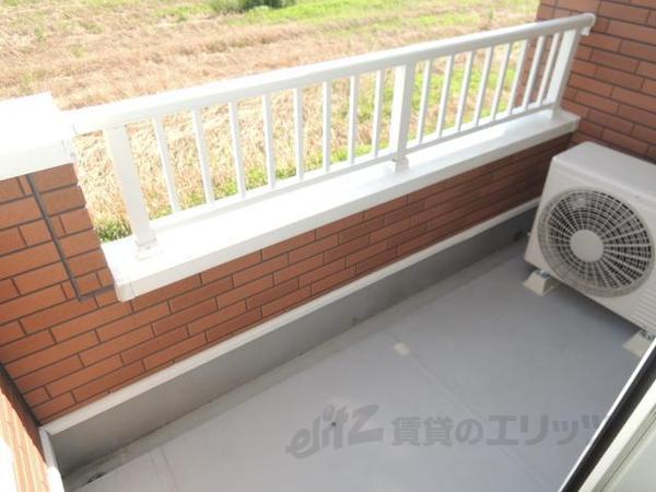 バルコニー　画像は反転タイプの部屋のものです。