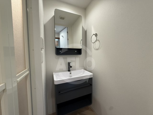 洗面設備　Alivis放出　独立洗面台