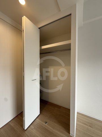 収納　Alivis放出　クローゼット