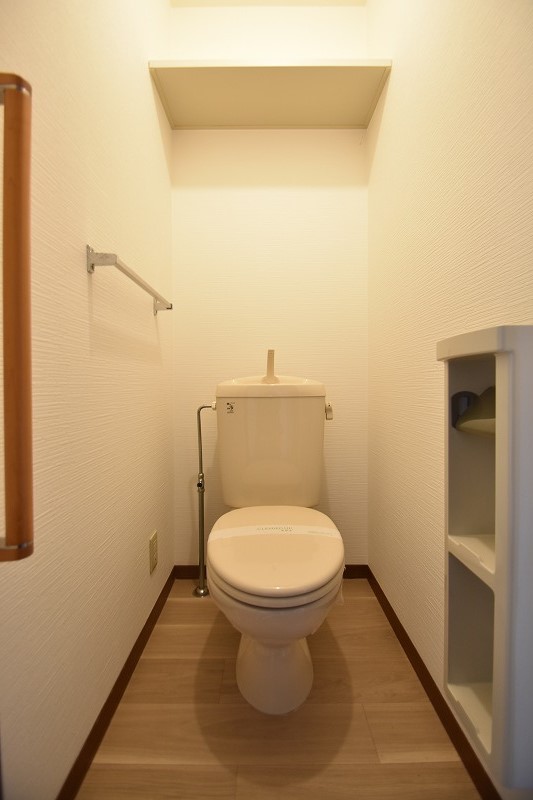 トイレ　お問合せはシティホーム海田センター　082-821-2227