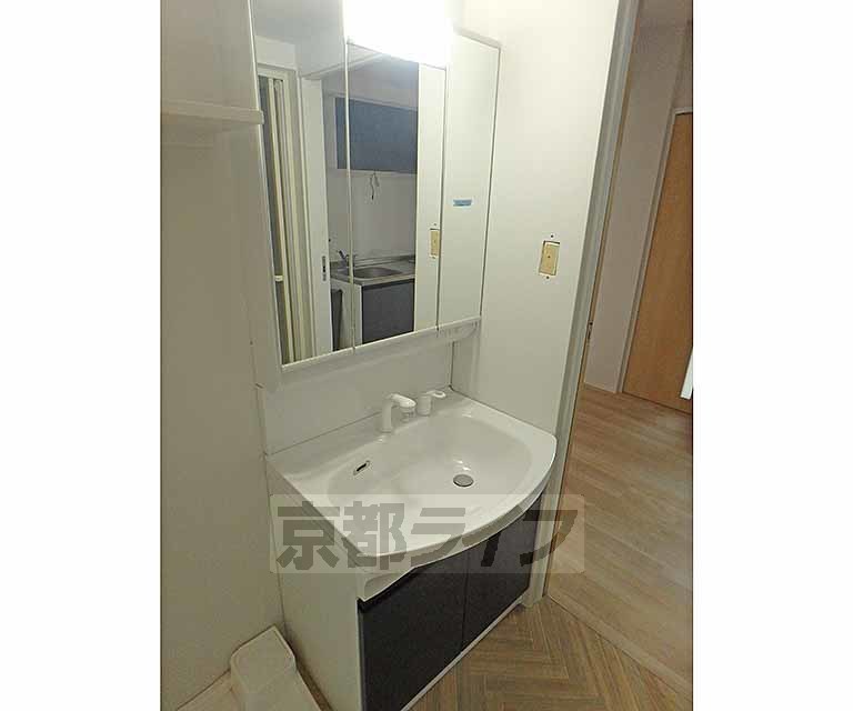 洗面設備　洗面台です。