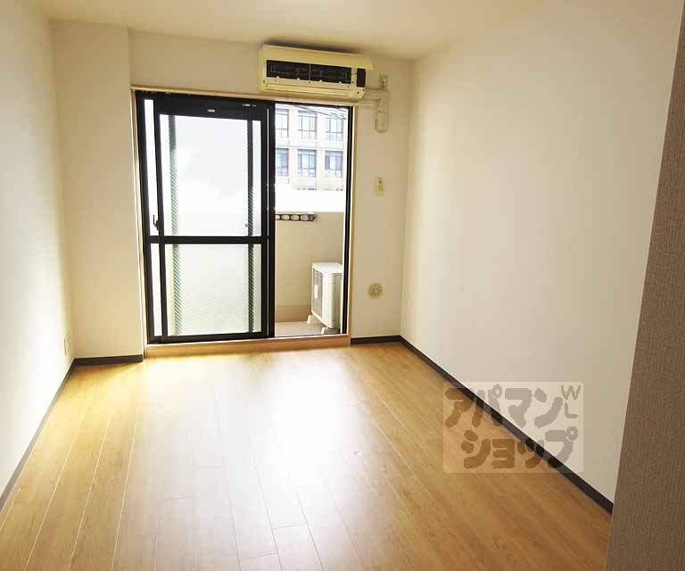 居室・リビング　開放的なお部屋です！