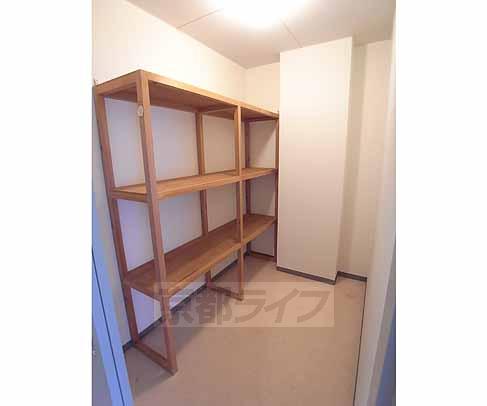 居室・リビング　きれいなお部屋です。