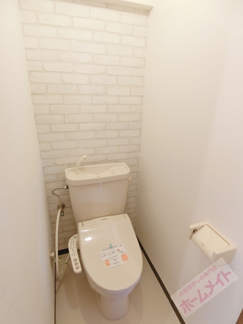 トイレ　温水洗浄便座付き♪
