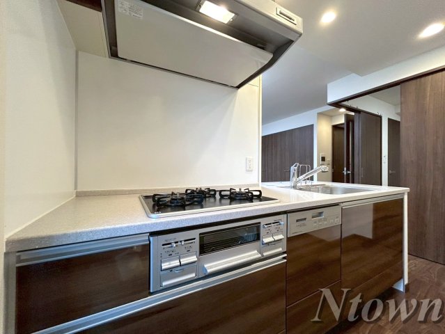 キッチン　コンパクトなキッチンで掃除もラクラク