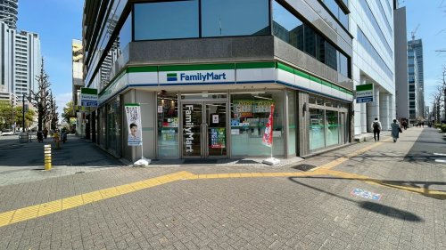 コンビニ　ファミリーマート魚の棚通店（コンビニ）まで460m