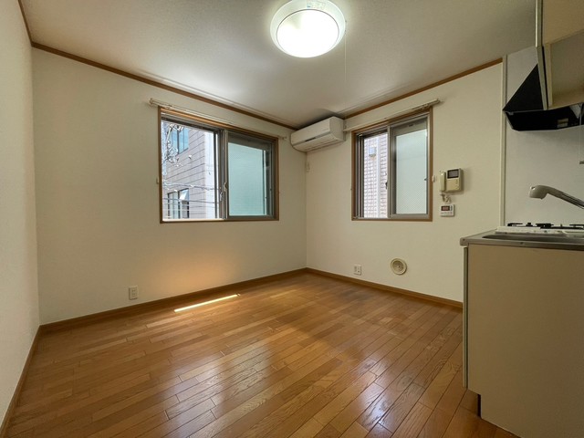 居室・リビング　★明るいフローリングの角部屋です★