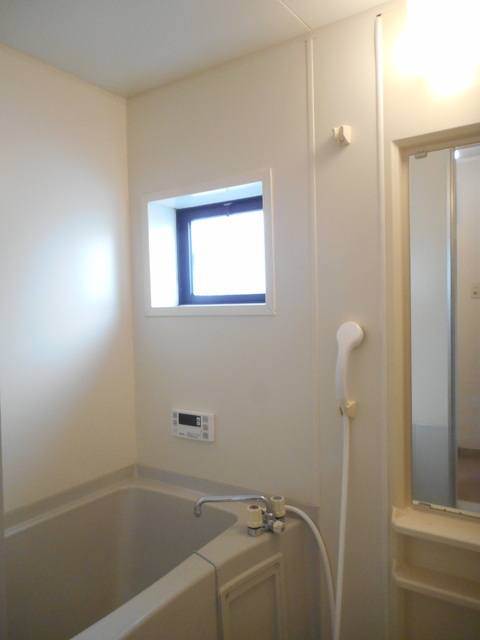 バス・シャワールーム　追焚給湯付きバス