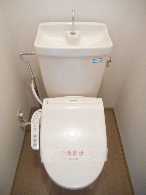 トイレ　温水洗浄便座