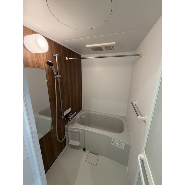 バス・シャワールーム　※写真は別号室のものですので現状優先とさせていただきます