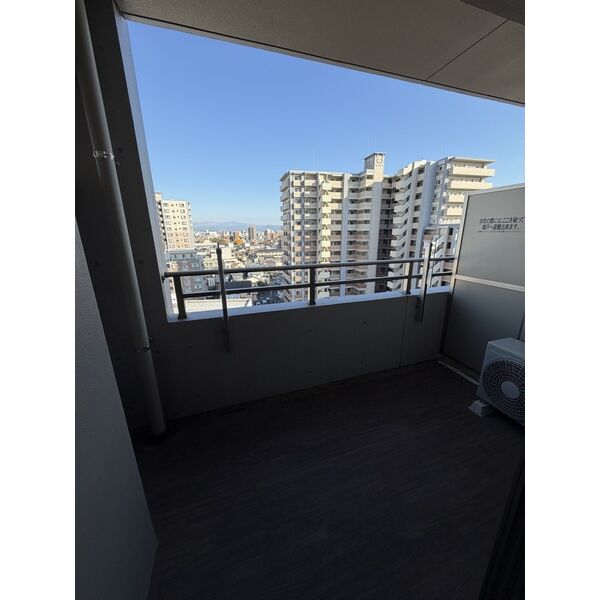 バルコニー　※写真は別号室のものですので現状優先とさせていただきます