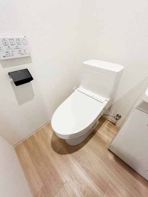 トイレ　別部屋同仕様