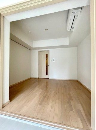 居室・リビング　同タイプのお写真です