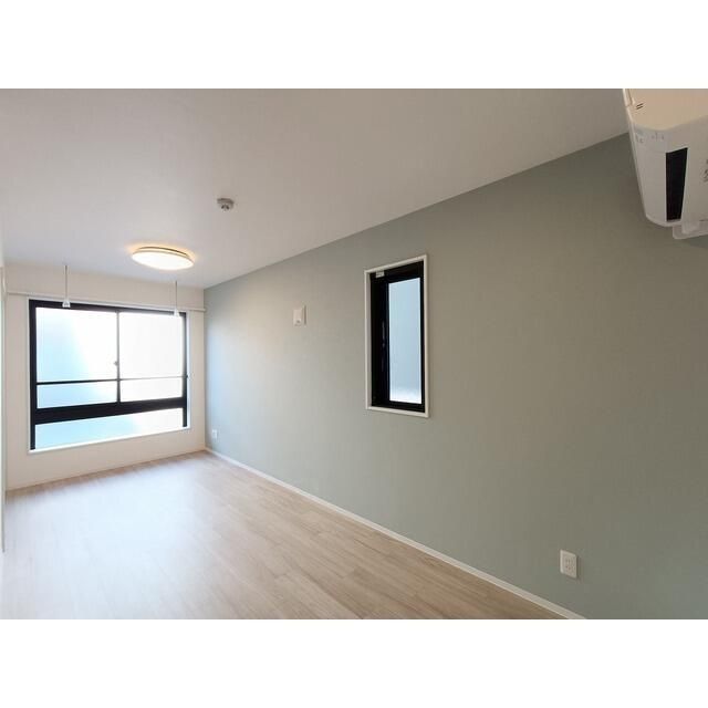 居室・リビング　☆明るい洋室☆