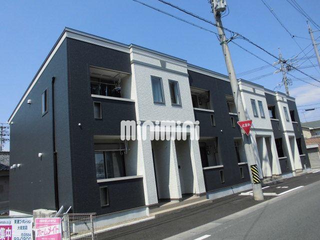 建物外観　２階建てのアパート