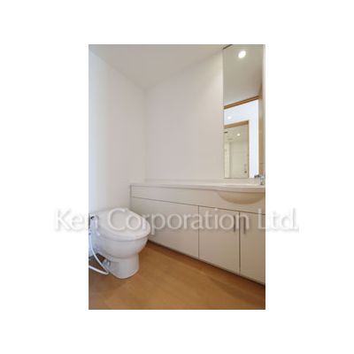 トイレ　同タイプ35階のお部屋を撮影。仕様が異なることがあります。