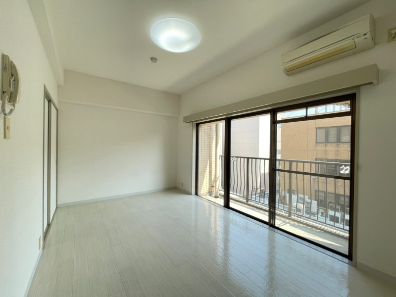 居室・リビング　※別部屋参考写真