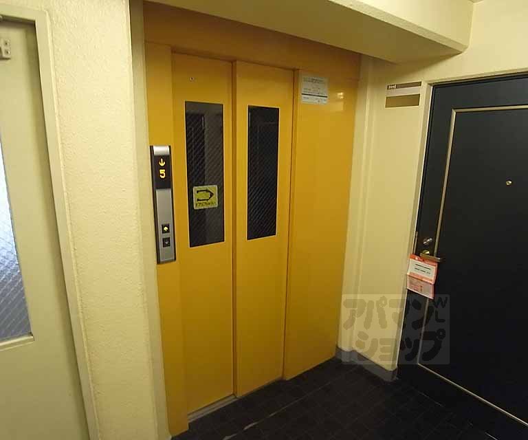 その他　エレベーター付き