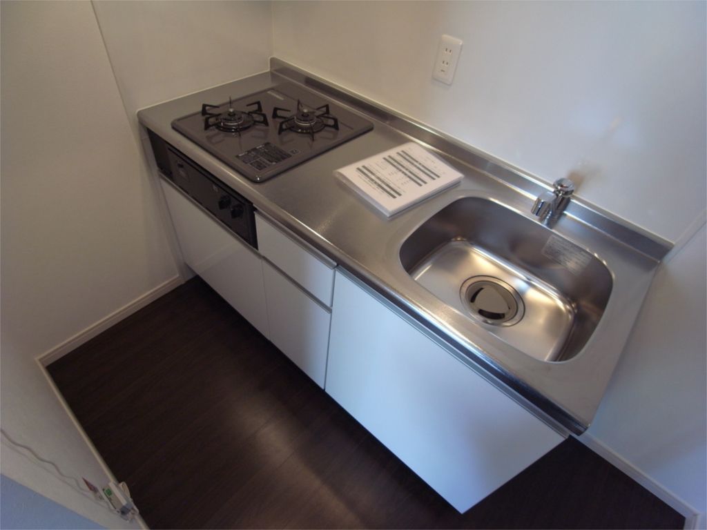 キッチン　料理好きにはたまらない２口ガスのシステムキッチンです。