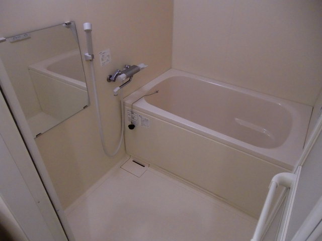 バス・シャワールーム　追焚給湯バス