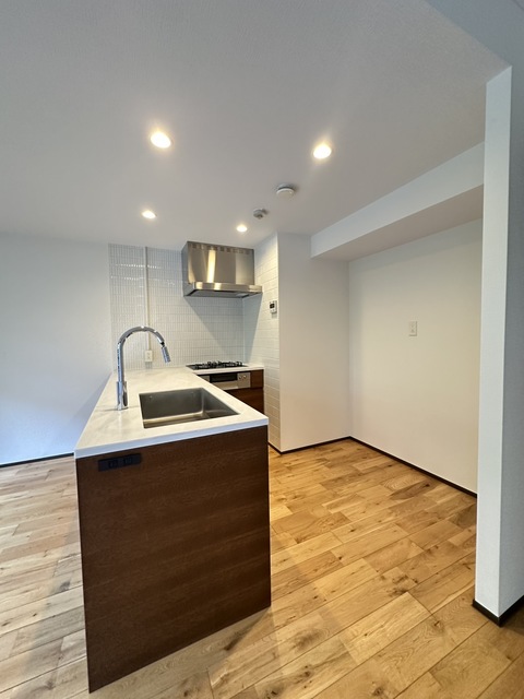 キッチン　別部屋参考写真です