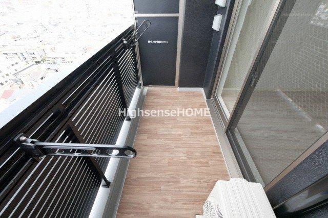 バルコニー　バルコニーからの眺めを楽しみながら食事をしませんか