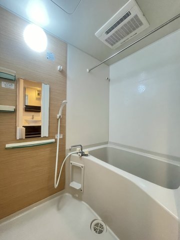 バス・シャワールーム　【女性のお一人暮らしでも安心のセキュリティ♪】