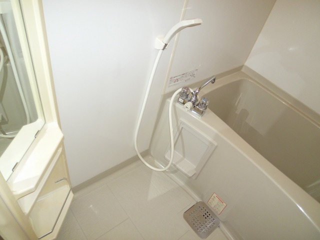 バス・シャワールーム　バストイレ独立タイプ