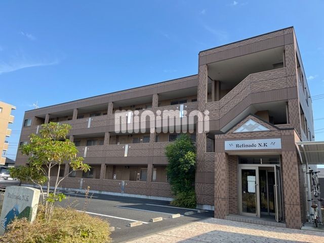 建物外観　ショッピング施設も近くて便利です！オール電化物件！