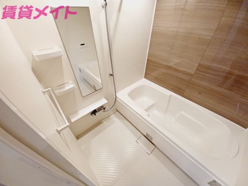 バス・シャワールーム　同型参考写真です