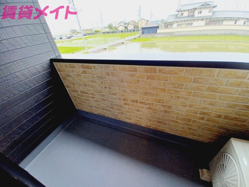 バルコニー　同型参考写真です