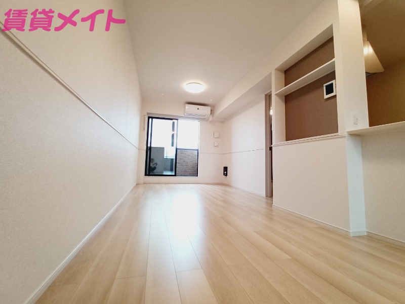 居室・リビング　同型参考写真です