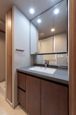 洗面設備　※写真は同タイプ住戸です。