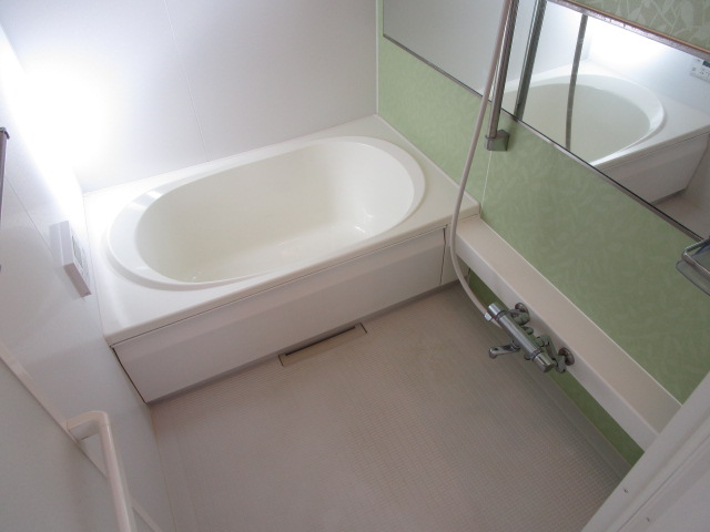 バス・シャワールーム　バス