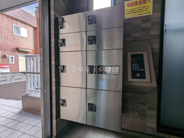 ロビー　宅配ボックス有