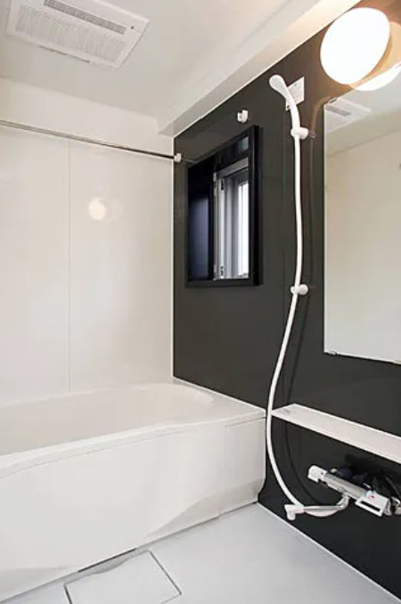 バス・シャワールーム　落ち着いた空間のお風呂です