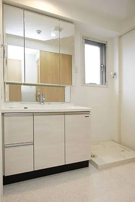 洗面設備　独立洗面化粧台付き