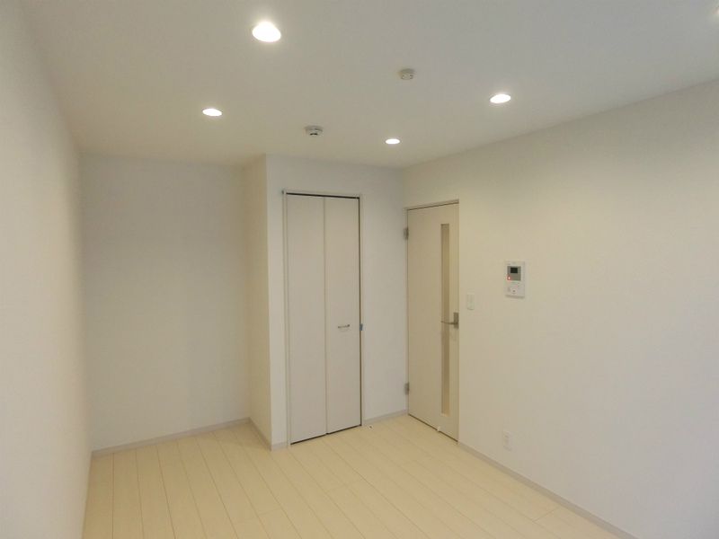 その他部屋・スペース　白を基調とした明るい洋室です