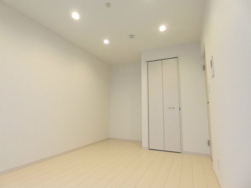 セキュリティ　訪問者の顔がわかるモニター付きインターホン完備