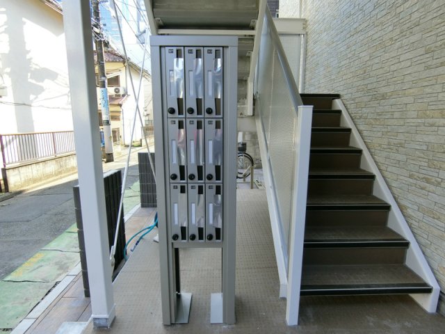 ロビー　共用部にメールボックスがあります