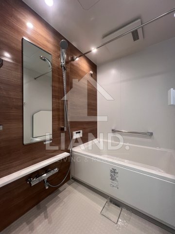 バス・シャワールーム　YAKUIN SQUARE