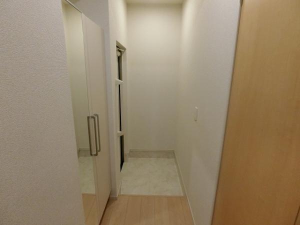 玄関　※写真は別のお部屋のイメージです。現状優先。