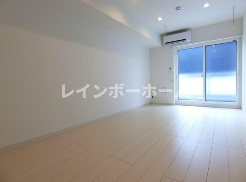 居室・リビング　こちらの居間で趣味の時間をお楽しみください